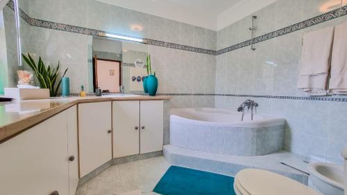 Villa Maria - Private Pool & Golf Course View