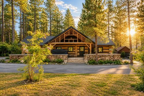 a home with a log house at The Hideaway Big Bear in Big Bear Lake