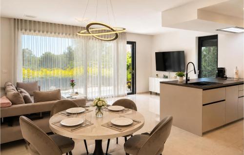 Cozy Apartment In Rovinj With Wifi