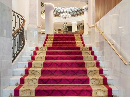 Hotel Colón, a Gran Meliá Hotel - The Leading Hotels of the World — Facade/entrance