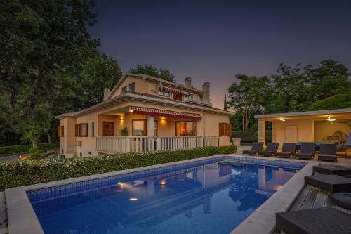 Luxury Pool Villa Rosa Magica - Happy Rentals