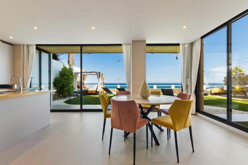 Casa Folimanka, 250sqm Garden Duplex with Jacuzzi, Sea View & Cinema