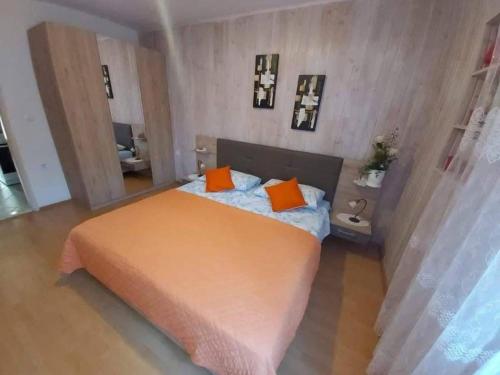Two Bedroom Apartment with Terrace no 1