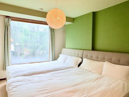 青葉邸-NIPPONBASHI Room 202-3 Min Walk to Kuromon Market 3BR 5 Beds Family Residence