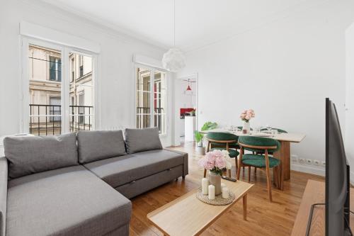 Paris Charm 2BR Apartment in the Grands Boulevards
