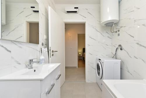 Apartment Florinda 2091