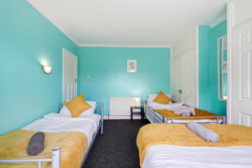 4 Bedroom Central Birmingham photo 12