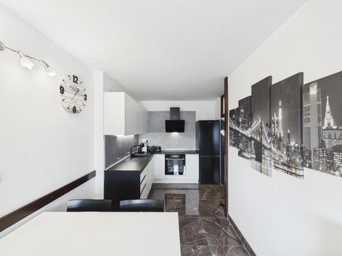 Urbana Rijeka 2BR Apartment Near City Center, Fast Wi-Fi