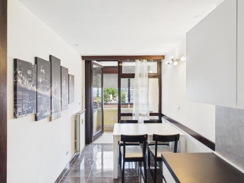 Urbana Rijeka 2BR Apartment Near City Center, Fast Wi-Fi