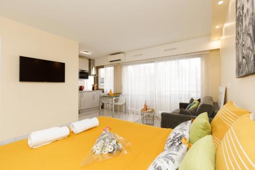 Superb Studio - 4 min to Palais, 1 min to Beach