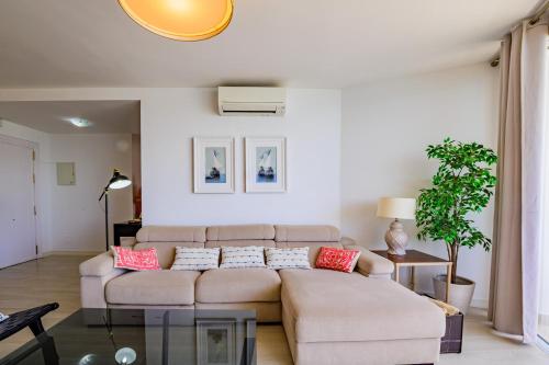 SEA VIEW & BEACH ACCESS - Center