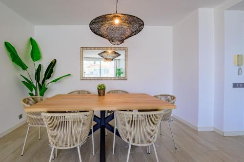 SEA VIEW & BEACH ACCESS - Center