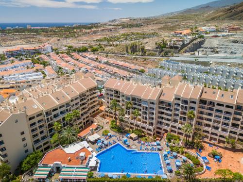 Castle Harbour SUN & FUN - RENEWED! heated pool, fibre net, 2 bedrooms