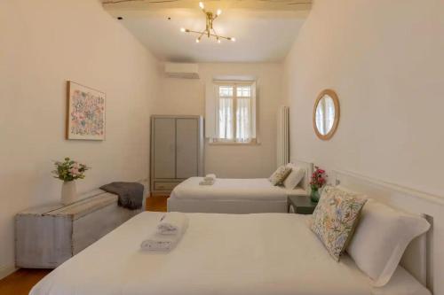 RENAISSANCE FLORENCE APARTMENT