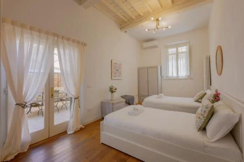 RENAISSANCE FLORENCE APARTMENT