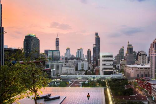 Sindhorn Midtown Hotel Bangkok, Vignette Collection by IHG — Swimming pool