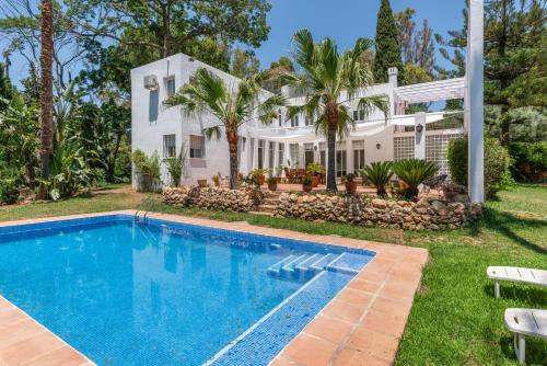 Magnificent 5-bedroom Villa