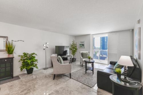 Amazing 3BR Condo at Brickell with City Views photo 23