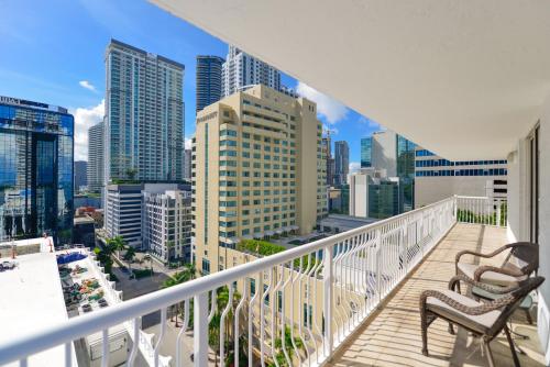 Amazing 3BR Condo at Brickell with City Views photo 8