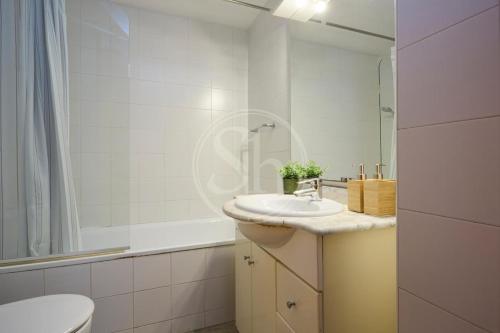 111TH121LAV22- Eixample Cozy Apartment