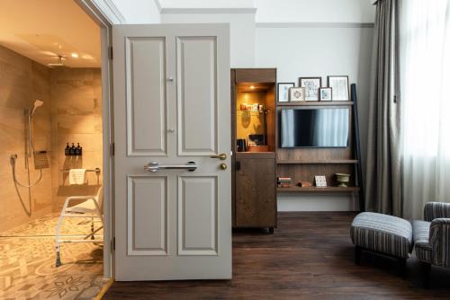 Virtuvė arba virtuvėlė apgyvendinimo įstaigoje Hotel Indigo - Durham by IHG