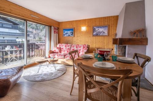 Beautiful 50m with 2 balconies and mountain view