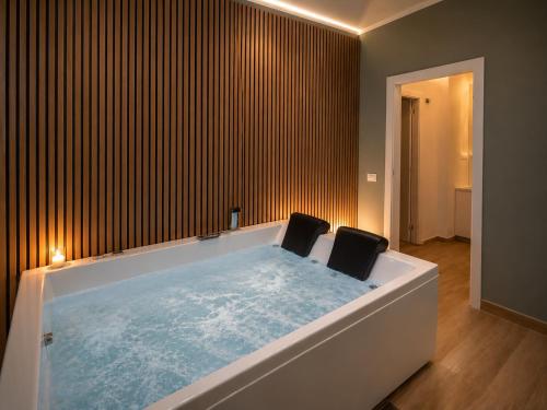 Luxury Suites Glory Tower