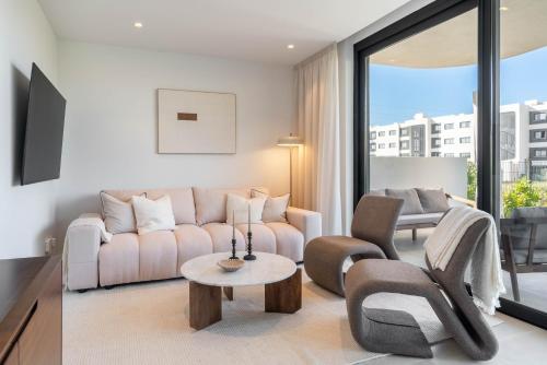 The Garden Escape 2bedroom garden unit, Higueron West, Fuengirola
