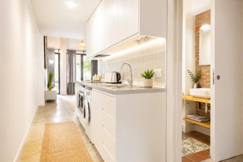 Marina Zen Suite N1 with terrace by Virkin Suites
