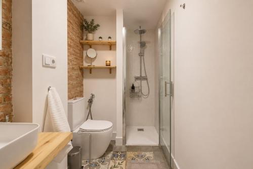 Marina Zen Suite N2 with terrace by Virkin Suites