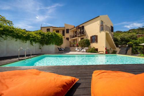 Pater Meus Suites - Sea View, Pool & Parking