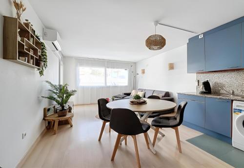 Sunny new apartment in Roses with 3 swimming pools