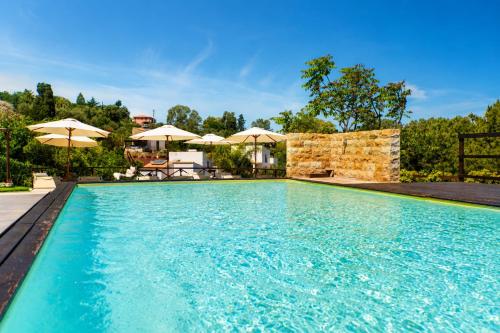 Pater Meus Suites - Sea View, Pool & Parking