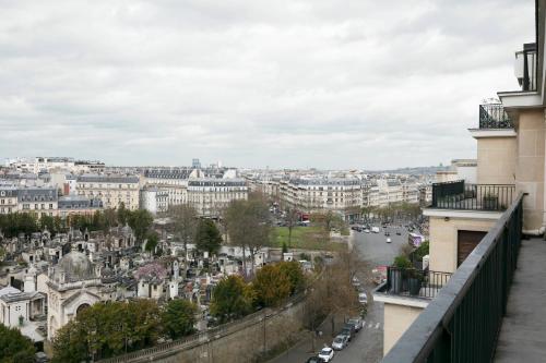 Avenue Paul Doumer V