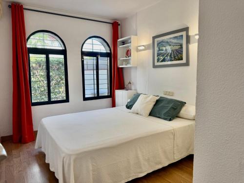 PONTI - Ground-Floor Apartment with Private Garden Terrace - 125 m from the Beach, AC