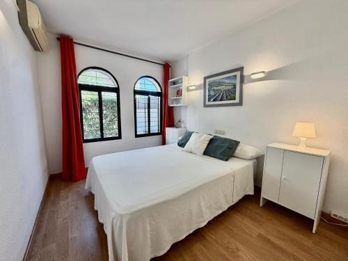 PONTI - Ground-Floor Apartment with Private Garden Terrace - 125 m from the Beach, AC