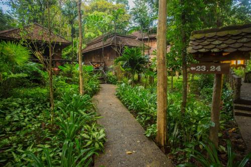 Giardino di Art's Riverview Lodge
