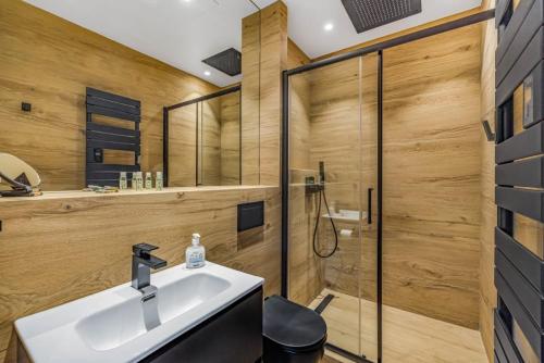 Azurenting - Louvre - T2 Onyx Prestige
