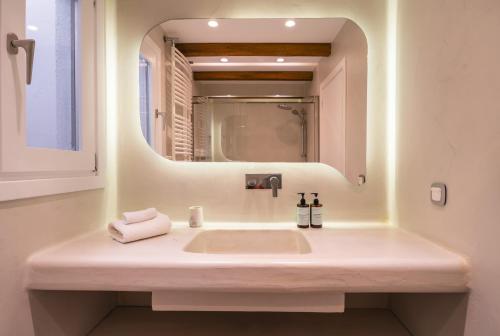 Villa Delta Ornos - Heated Pool Option - MG Villas Mykonos