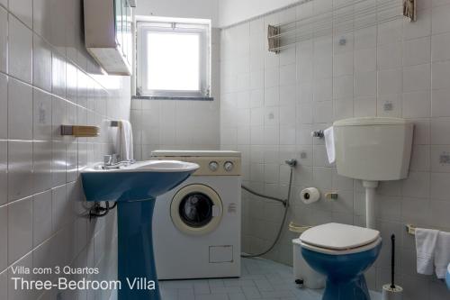 Ванна кімната в Akivillas Armação Pera Ocean II