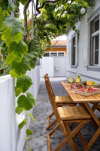 Smile House by Zest and Guest