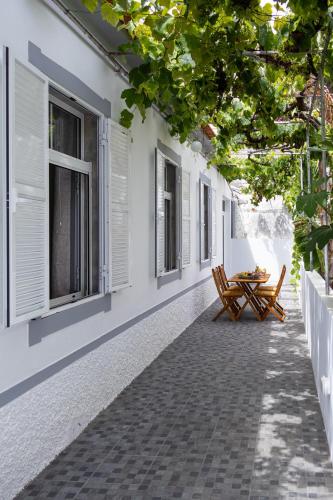 Smile House by Zest and Guest