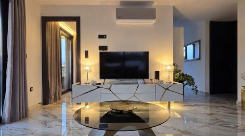 Luxe Villa Palace Nera 1 by sea Heated pool