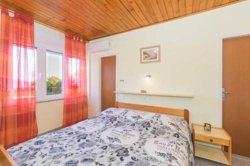 Apartments with parking space Medulin - 27679