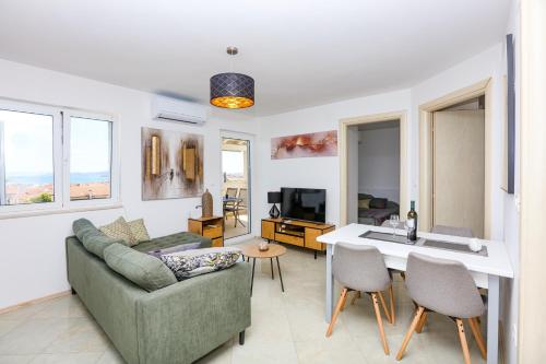 Apartments with parking space Vodice - 25148