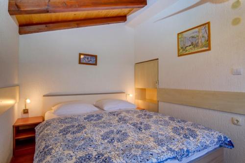 Apartments with a parking space Mali Losinj (Losinj) - 376