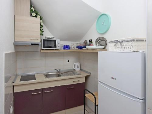 Apartments with hot tub Dramalj, Crikvenica - 25226