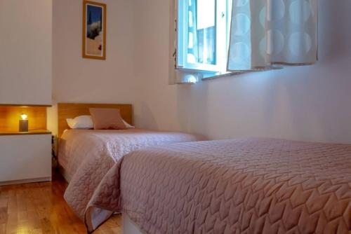 Apartments with parking space Pula - 27712