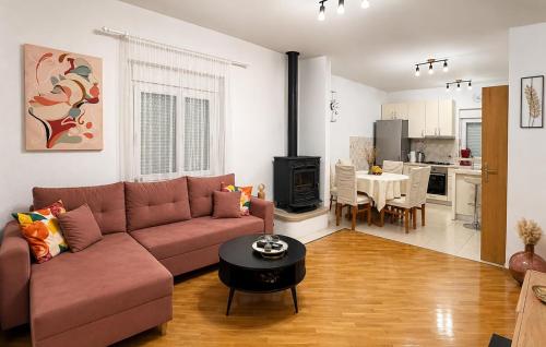 Stunning Home In Plat