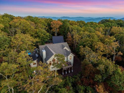 an aerial view of a house in the woods at Art & Soul in Lyndhurst